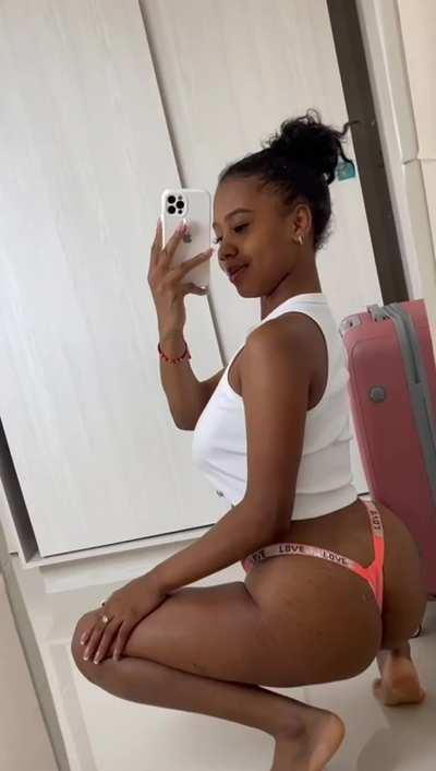 Sending a masturbating video to every guy that upvotes (Myy auto reply is on)