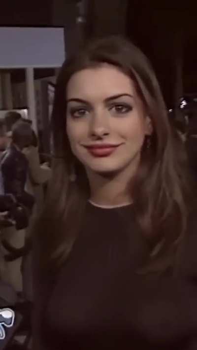 Anne Hathaway old Vid