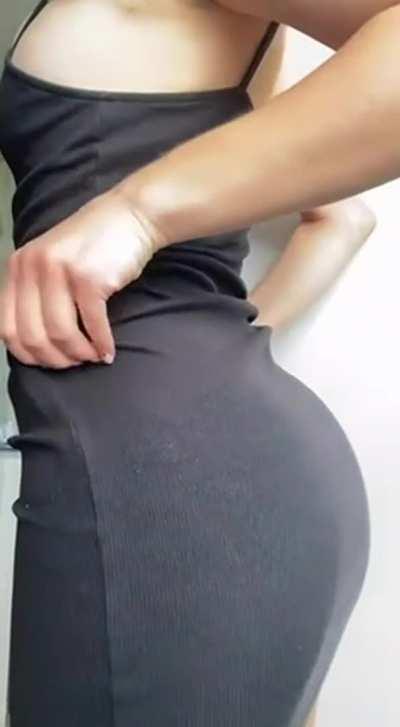 I usually go to college without panties, would you like to study with me?