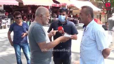 Bir insan bu yaşa gelip hayattan bir bok öğrenmeden nasıl oluyor da yaşamaya devam edebiliyor. Yemin ediyorum malum kitle beynini kullanmamak için özel bir çaba harcıyor. (Süpriz Sonlu)