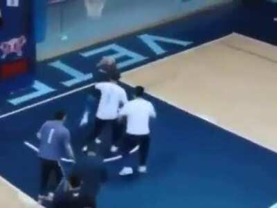 they do de shmoovin doe