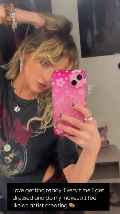 Instagram, filming a selfie video in front of a mirror, 04-27-2025