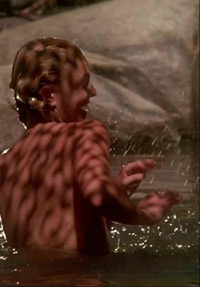 Drew Barrymore (Bad Girls - 1994)