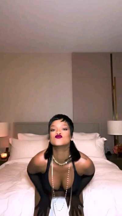 i love the savage goddess Rihanna