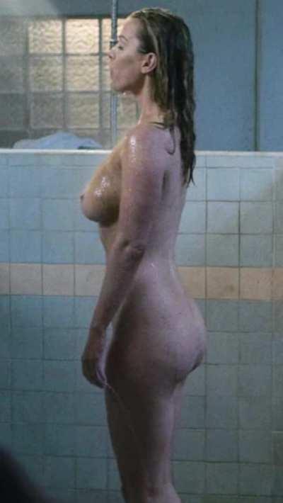 Elizabeth (Betty) Folan Gilpin (Thicker Jodie Comer/Bitsie Tulloch)