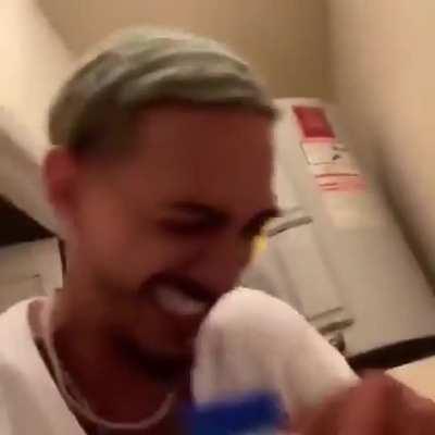 Gente les informo que lamentablemente es mi CUMpleaños 😔