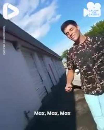 Kid loses it when car gets towed.