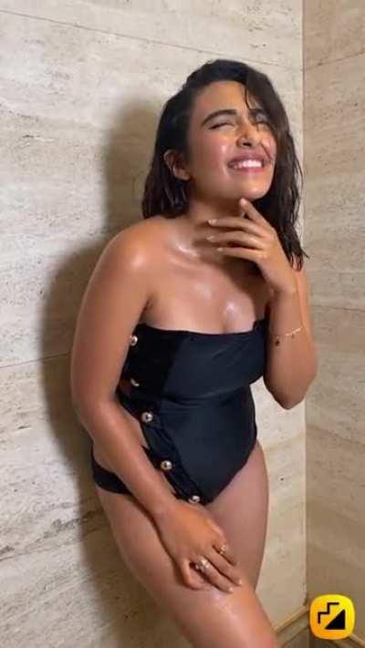 Hot wet dusky thighs #Jinal