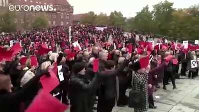 Long live the resistance of women across the world fighting for a free life! Long live the YJA-Star guerrillas in Kurdistan! JIN JIYAN AZADÎ! (WOMAN LIFE FREEDOM!)