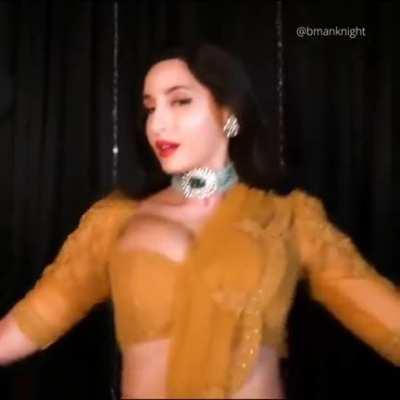 nora fatehi bouncing balls