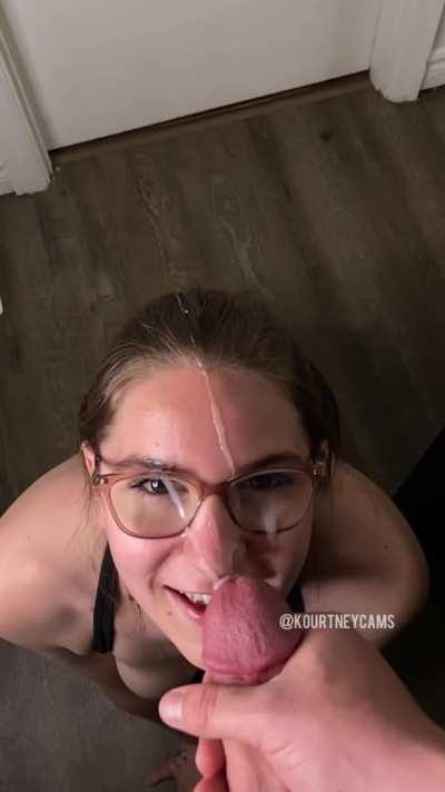 My bf doesn’t think other guys want to cum on my face, prove him wrong 😼