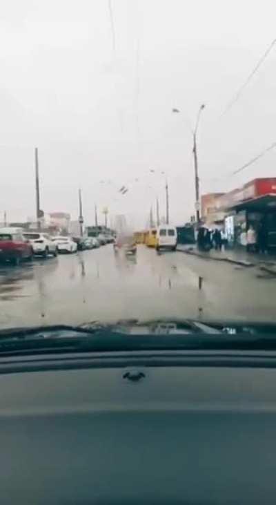 Жители Украины возмущены, хотят наконец-то понять -собирается Россия нападать или нет ? Устали ждать)) Аккуратно-ненормативная лексика.