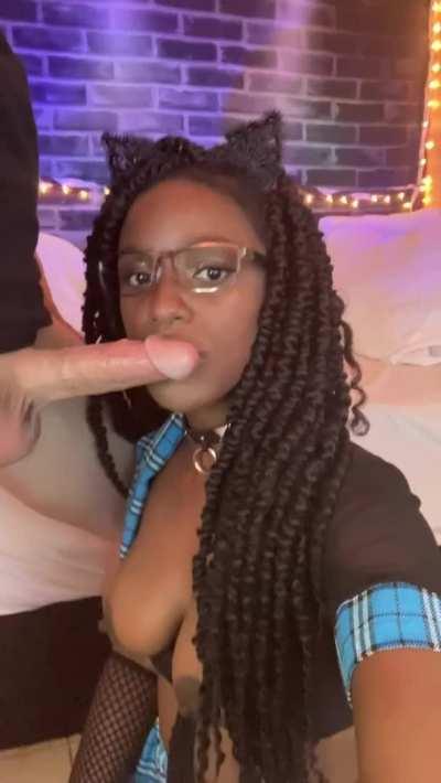 Make love to the cock with your mouth 👄