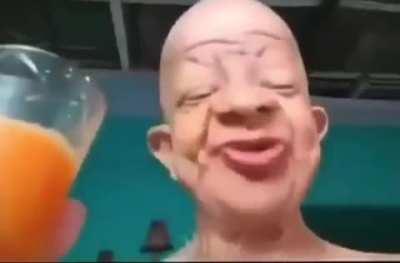 How DEO niggas drink they oj