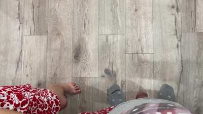 Big Ass Blonde Wife´s kitchen tease for precum only without a real orgasm but only for fun * taken from www.ignoringhandjobs.com