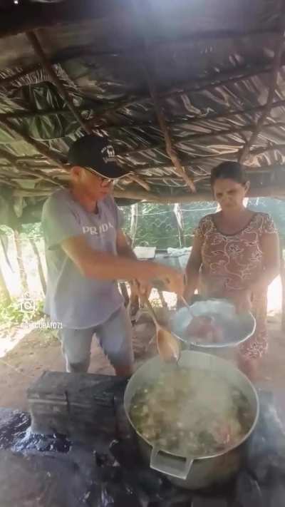 Vai uma linguiça aí?