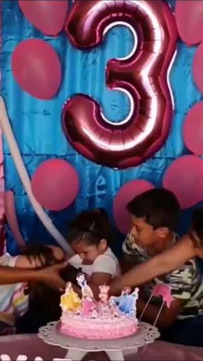 Apanhar? Sim, mas deixar o deboche de lado? Nunca