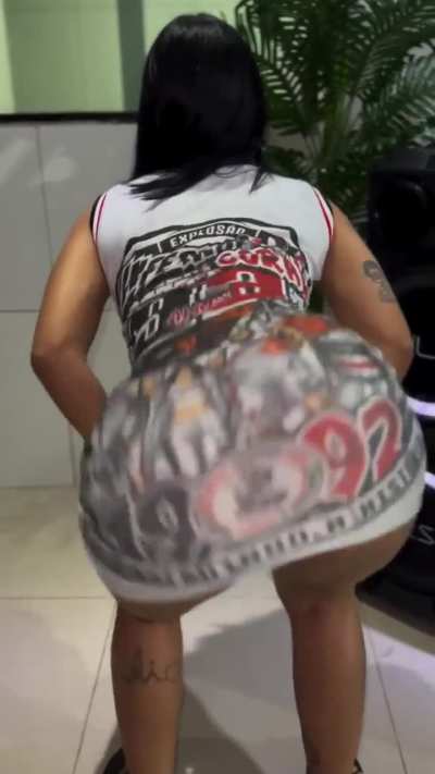 Não podem faltar os vídeos dela - @laaismiranda_7