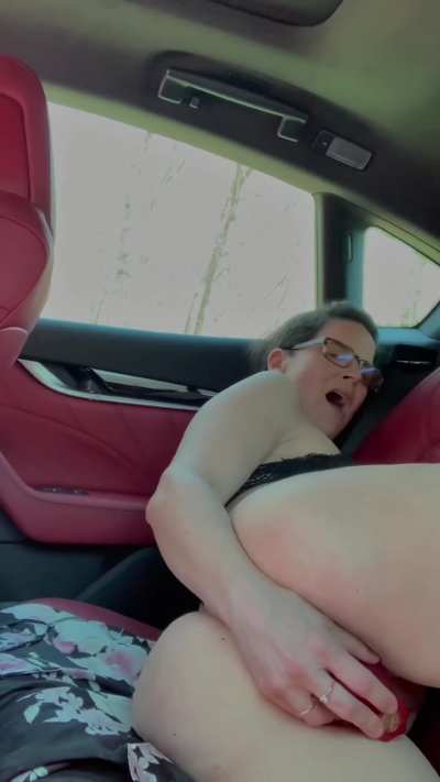 43 year old mom dared to [f]uck myself in the driveway