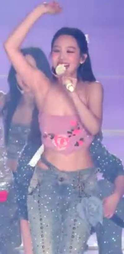 Twice - Im Nayeon & Hirai Momo