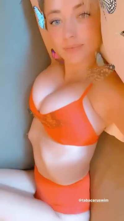 Giving us the content we’re here for 🍊🍊