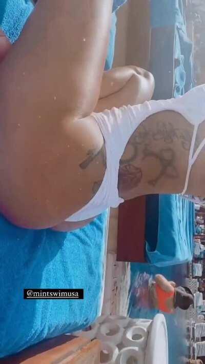 Juicy Booty View