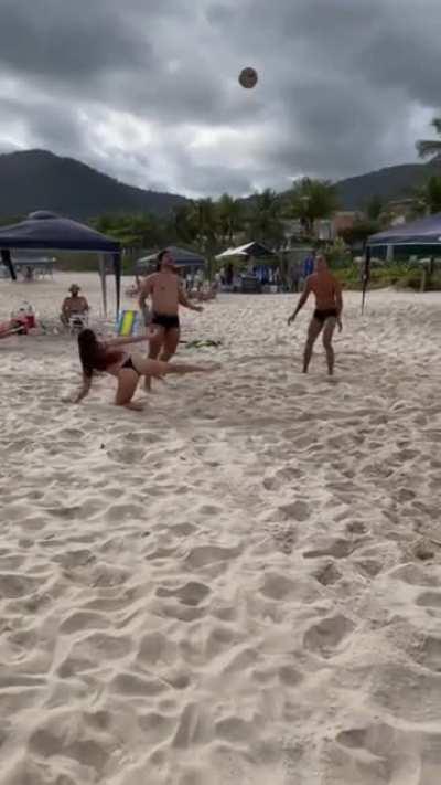 The Alves twins at the beach