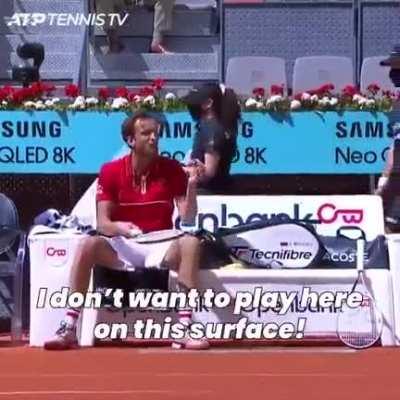 Medvedev does NOT like playing on clay - Exhibit A