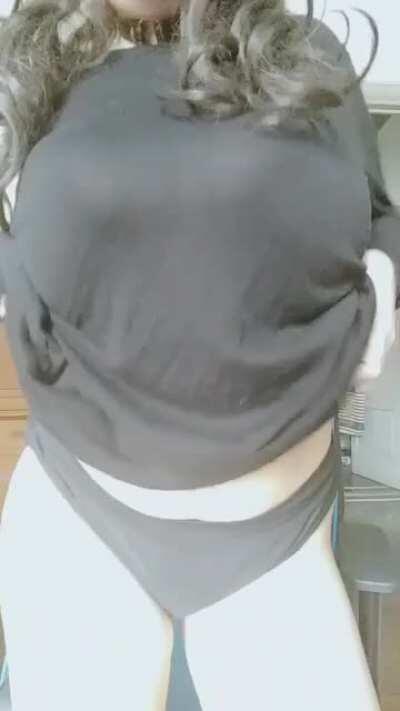 💗 cute alternative latina with big tits waiting for a cute boyfriend for a [GFE] or a Paul Thomas Anderson to take her on a custom [VID], also offering hot [KIK] sessions and [RATE]s 💗