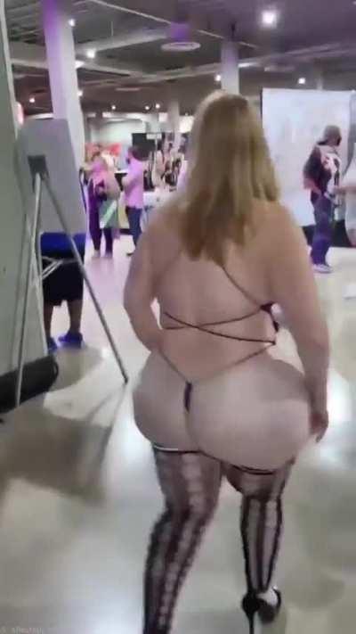 Tall Thick MILF PAWG