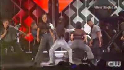 Love how she moves 😍