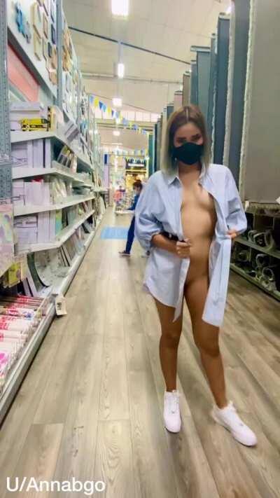 Needed a carpet! Can I borrow yours? [GIF][OC]