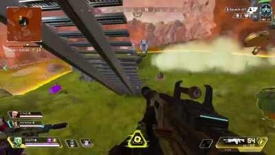 Mirror, mirror on the Wall, who’s the stinkiest of them all? Final zone Caustic battle was a bloodbath 😅