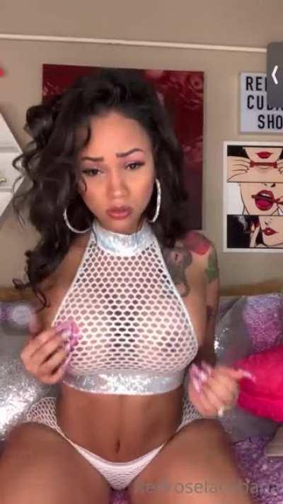 I got 300 + videos of her 4$ cash app Dm Me