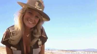 Adrienne Barbeau and Valerie Perrine in The Cannonball Run