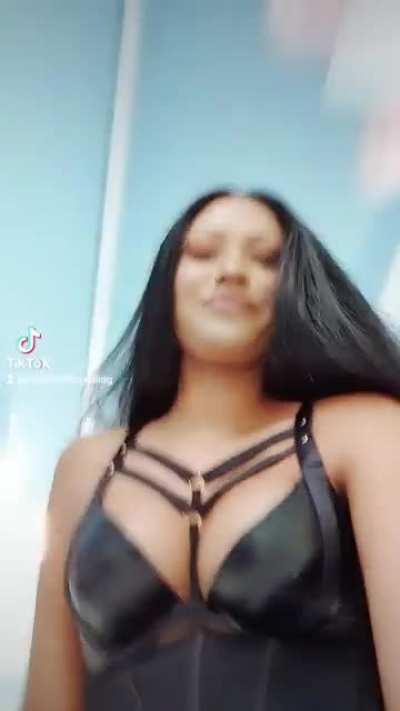 Only the most shameless girls are partaking in this next tik tok trend