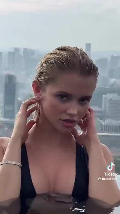 Alla Bruletova Via TikTok 