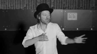 [128/128] Thom Yorke’s got the moves like Jagger (Maroon 5 x Radiohead)