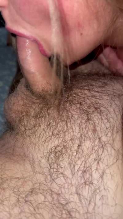 Consider this your favourite distraction of the night 🤌🏻