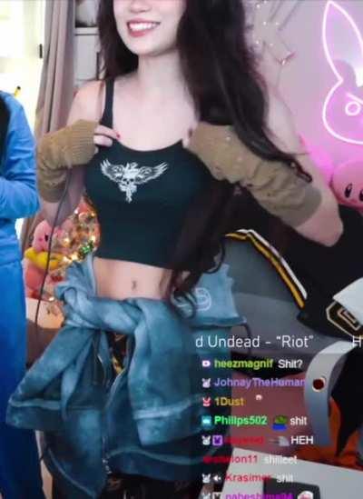 Emiru tummy