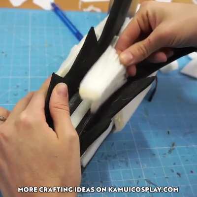 Incredible Monster Hunter cosplay by Kamui Cosplay.