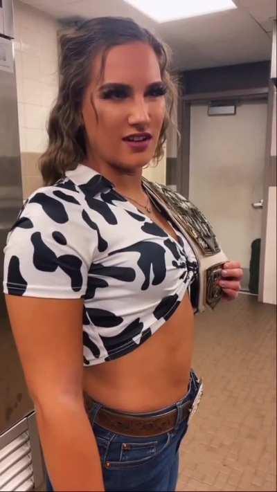 Fallon Henley (w/ Kiana James)