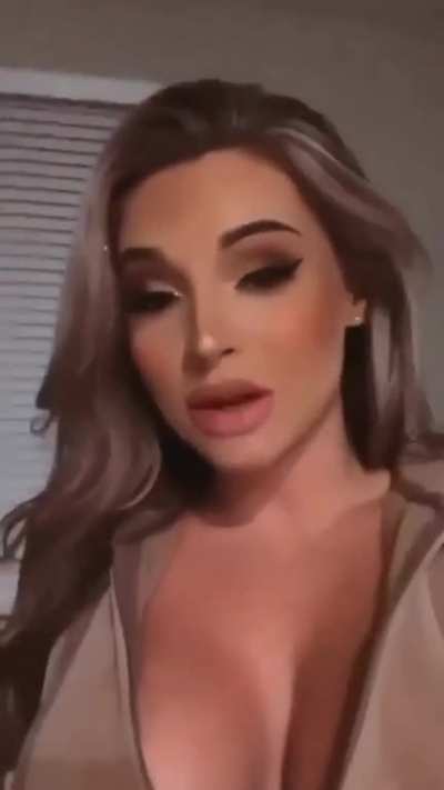 U heard the lady! Subscribe to THANKYOULUCI.COM NOW!