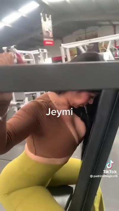 Jeyms Brenda (@fit.jeymi)