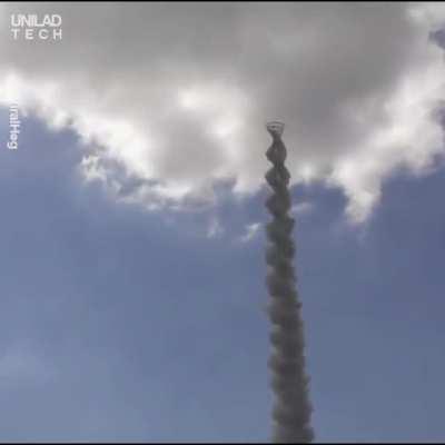 Традиционная Тайская ракета фейерверк