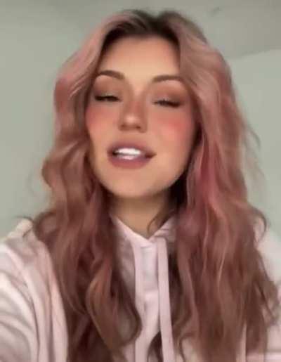 Brooke looks amazing with this hair