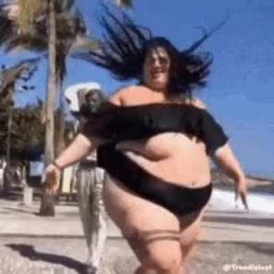 Key West Florida Spring Break! I found a place, a little hole in the wall on the water where if you can eat 100 fried shrimp 🍤🍤 in five minutes they are free! All I had to pay for was my Diet Coke® AND I got my picture on their 