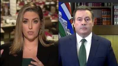 Vassey channeling every woman who's ever had to sit there and listen to a mediocre white man talk about shit he doesn't understand.