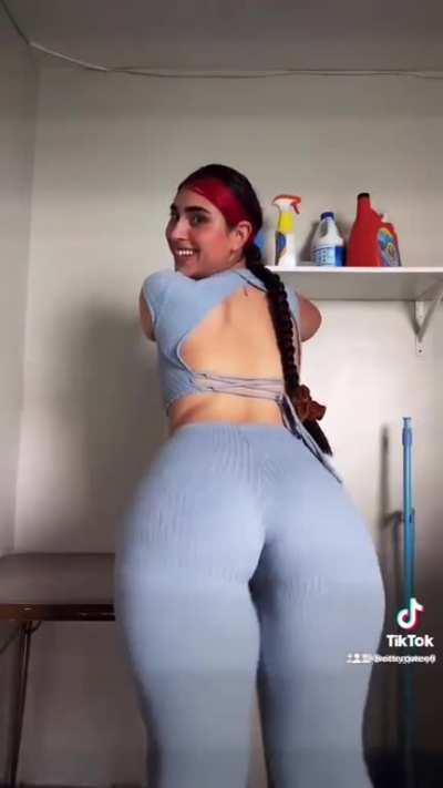 Clapping in the best shade of blue