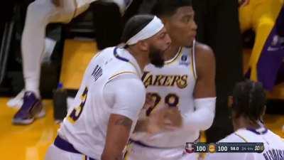 [Highlight] Anthony Davis charges into Sengun and commits his 6th foul.